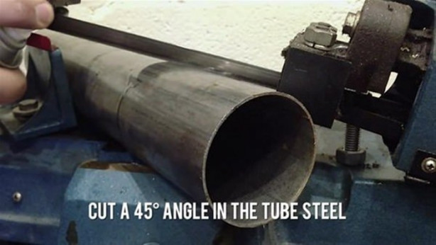 Foto - Boş varilden barbekü yaptı!