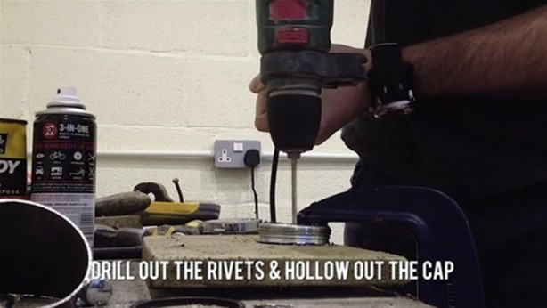 Foto - Boş varilden barbekü yaptı!