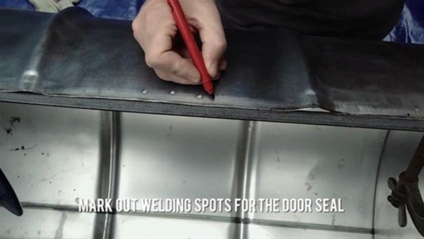 Foto - Boş varilden barbekü yaptı!