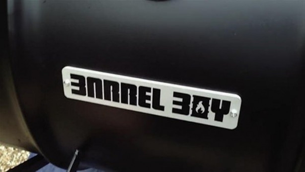 Foto - Boş varilden barbekü yaptı!