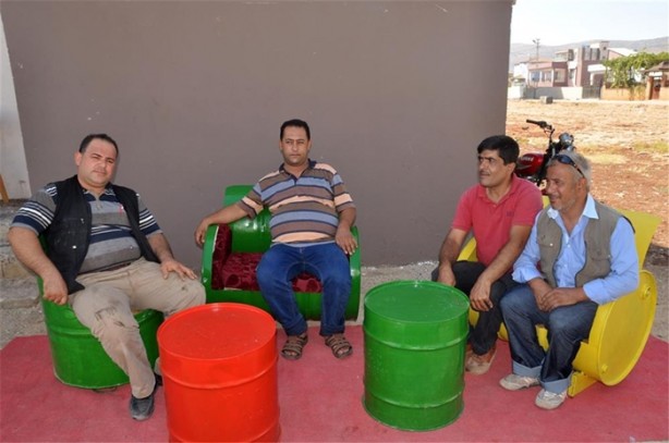 Foto - Boş varilleri öyle bir değerlendirdi ki!