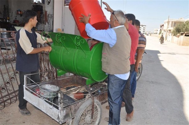 Foto - Boş varilleri öyle bir değerlendirdi ki!