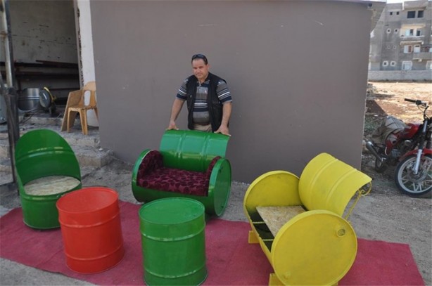 Foto - Boş varilleri öyle bir değerlendirdi ki!