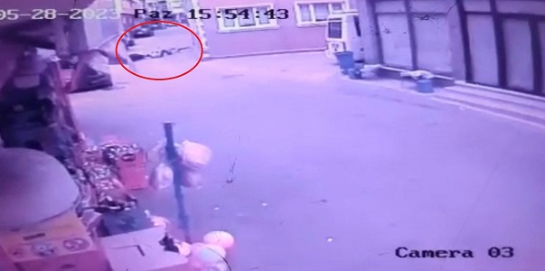 Foto - Boş yolda akılalmaz kaza! Kafa kafaya böyle çarpıştılar