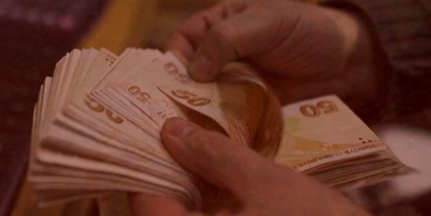 Boşanmış ve SSK emekli maaşı alan bir kadın ölen Bağkurlu annesinin emekli maaşını bağlatabilir mi?