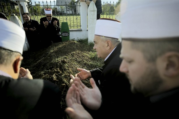Foto - Bosna Hersek'te 22 kurbana ait kemik kalıntıları tek tabutta defnedildi