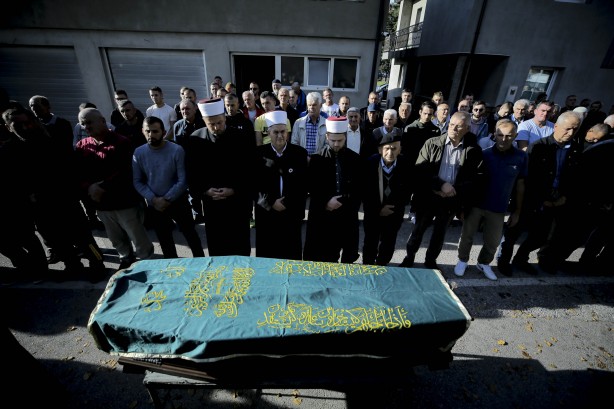 Foto - Bosna Hersek'te 22 kurbana ait kemik kalıntıları tek tabutta defnedildi