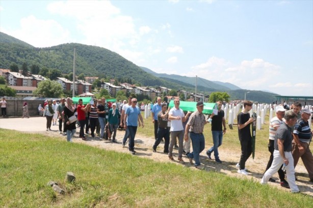 Foto - Bosna Savaşı'nın 6 kurbanı toprağa verildi