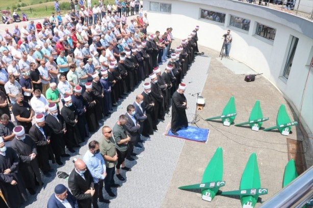 Foto - Bosna Savaşı'nın 6 kurbanı toprağa verildi