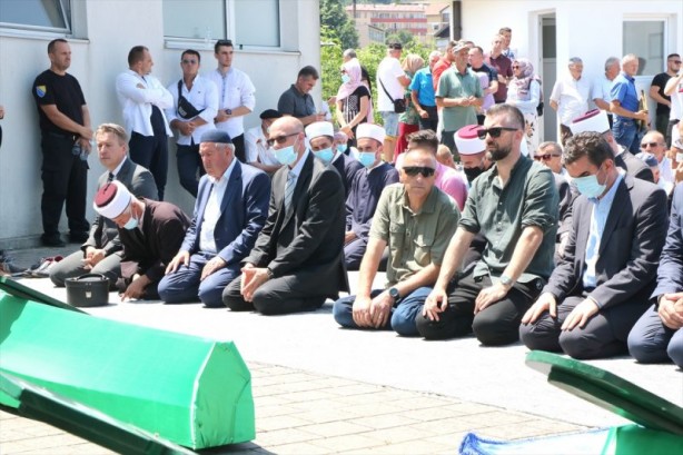 Foto - Bosna Savaşı'nın 6 kurbanı toprağa verildi