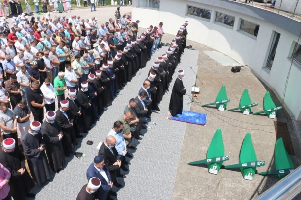 Foto - Bosna Savaşı'nın 6 kurbanı toprağa verildi