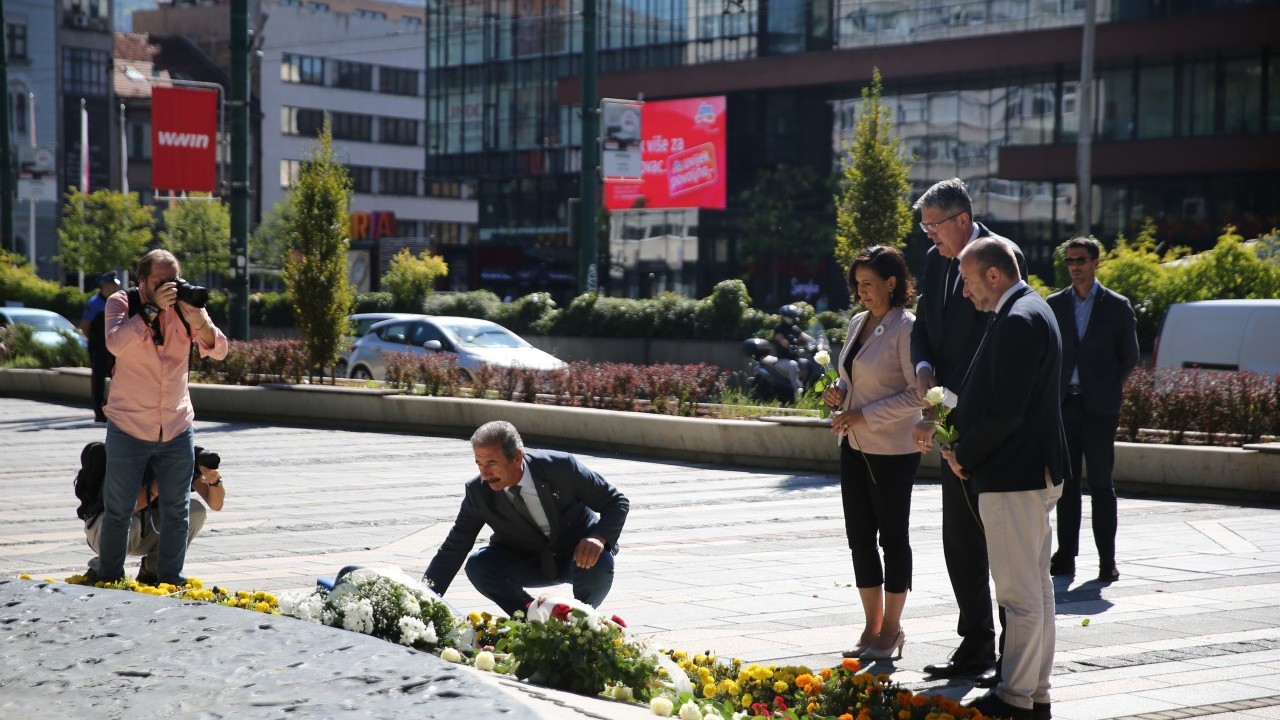 Foto - Bosnalı çocuklardan Gazze eylemi: Güvercin uçurdular