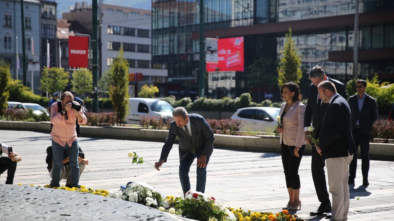 Foto - Bosnalı çocuklardan Gazze eylemi: Güvercin uçurdular