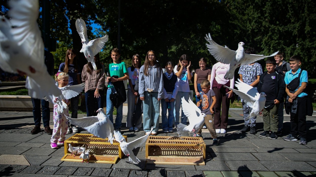 Foto - Bosnalı çocuklardan Gazze eylemi: Güvercin uçurdular