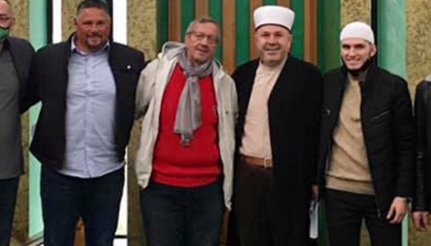 Bosnalı Katolik dini liderin yeğeni Müslüman oldu