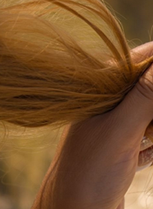 Foto - Boyadan yıpranmış saç uçlarını bir anda yenilemenin formülü: oraya uygulayan şoka uğradı! Saç fışkıracak