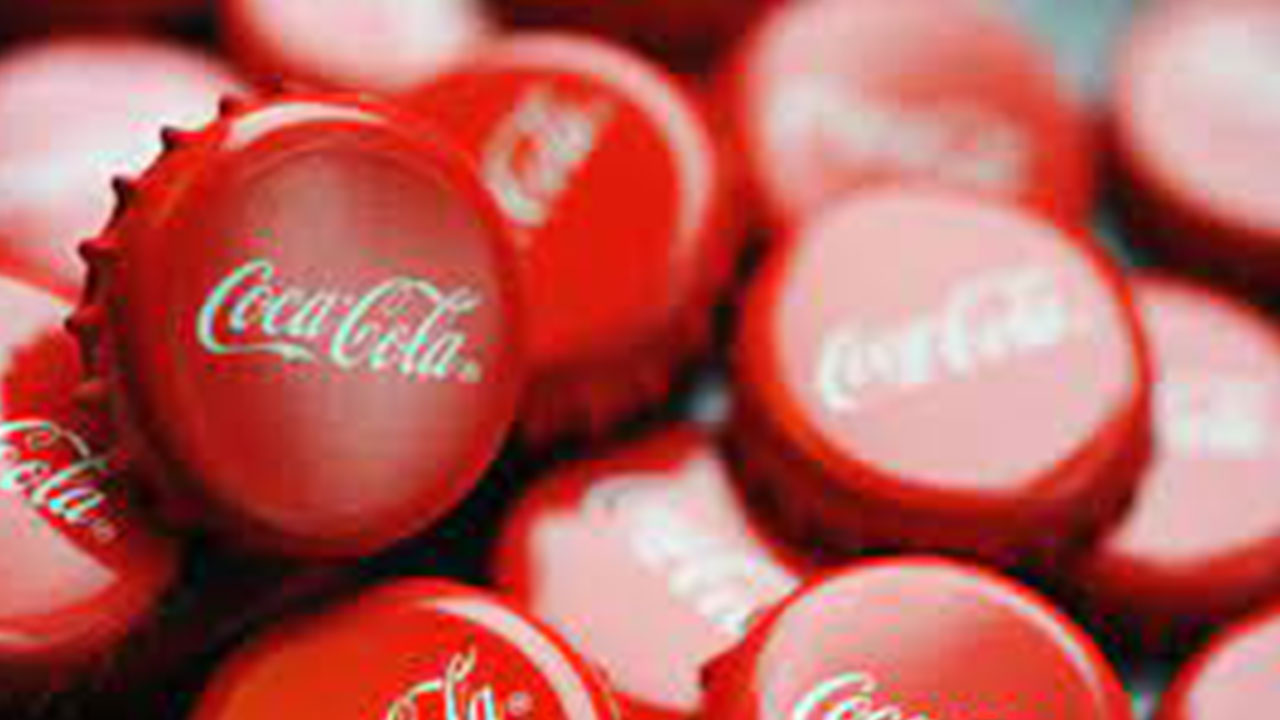 Foto - Boykot etmeyenler korkudan edecek! Avrupa'da Coca Cola marketlerden acil olarak toplatılıyor