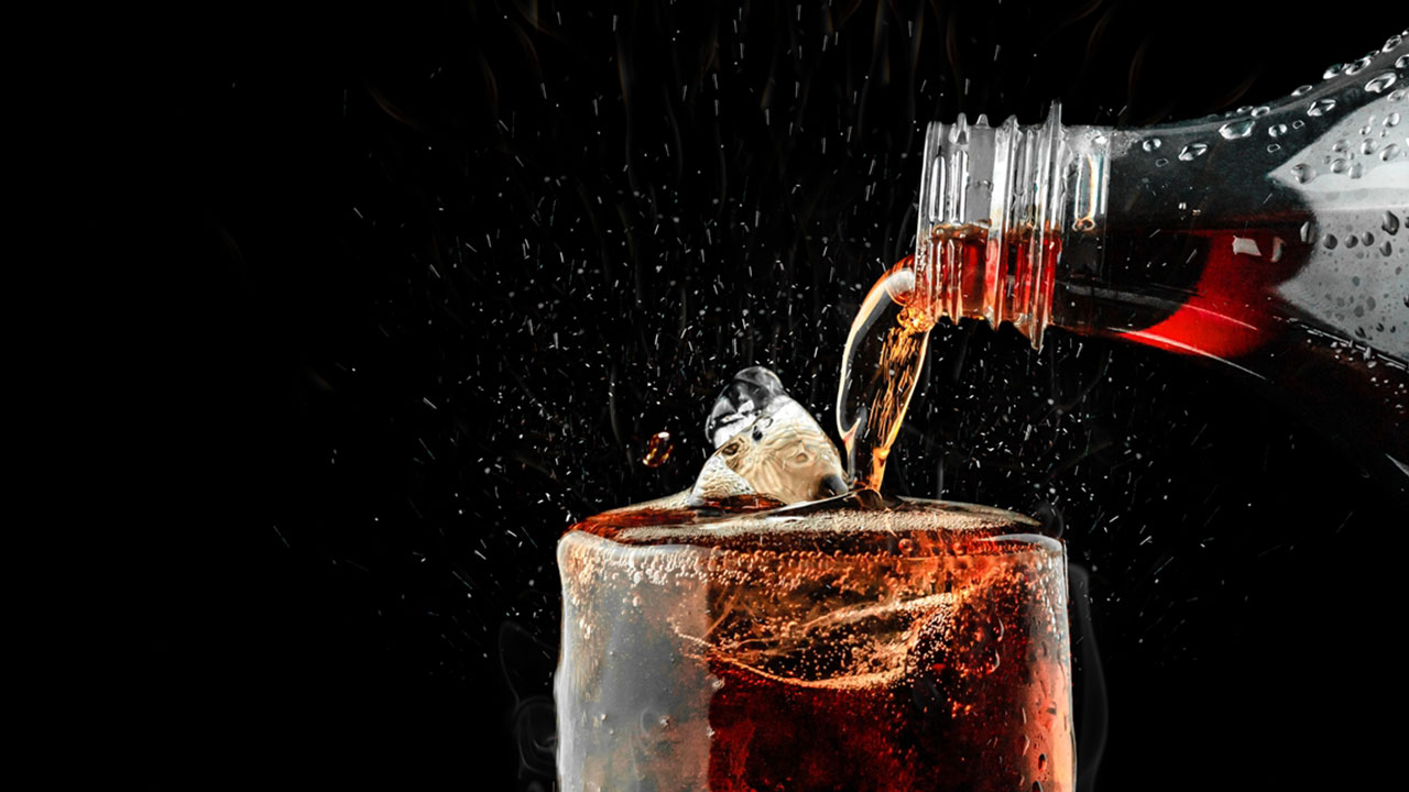 Foto - Boykot etmeyenler korkudan edecek! Avrupa'da Coca Cola marketlerden acil olarak toplatılıyor