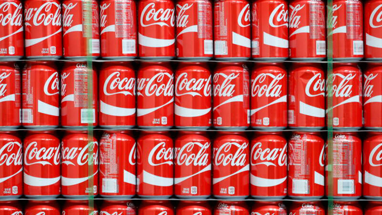Foto - Boykot etmeyenler korkudan edecek! Avrupa'da Coca Cola marketlerden acil olarak toplatılıyor