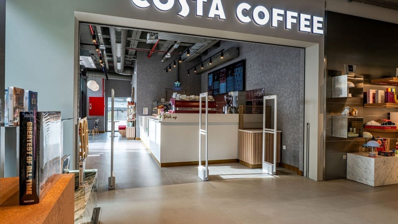 Foto - Boykot tokadını yiyen Coca-Cola’dan içinizin yağlarını eritecek karar! Dev markayı satıyorlar