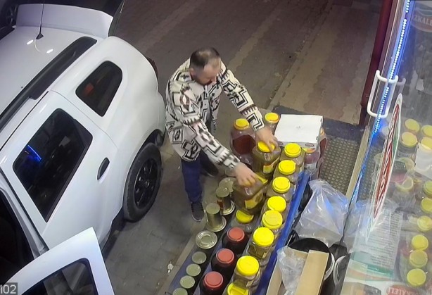 Foto - Böyle alışveriş görülmedi! Ürünleri aldı, not bırakıp gitti! Sonrasında yaşananlar, herkesi şaşırttı