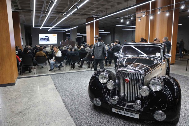 Foto - Böyle bir müzayede görülmedi! 1 saatte 15 milyon 350 bin TL değerindeki klasik araçlar yeni sahipleriyle buluştu!