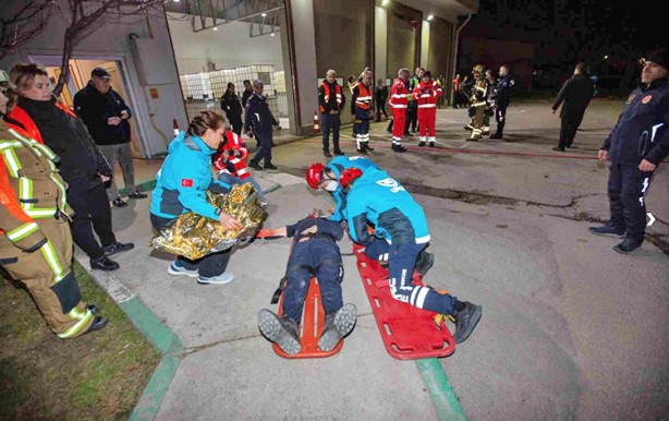 Foto - Böyle bir senaryoyla karşılaşmak istemeyiz... Her yer kan gölüne döndü: Metro’da feci kaza