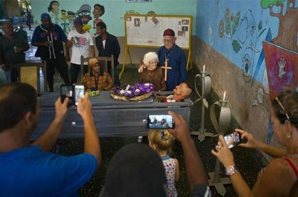 Foto - Böyle cenaze töreni görülmedi!