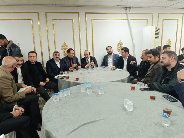 Foto - Böyle düğün görülmedi! Gelin altınları taşımakta zorlandı