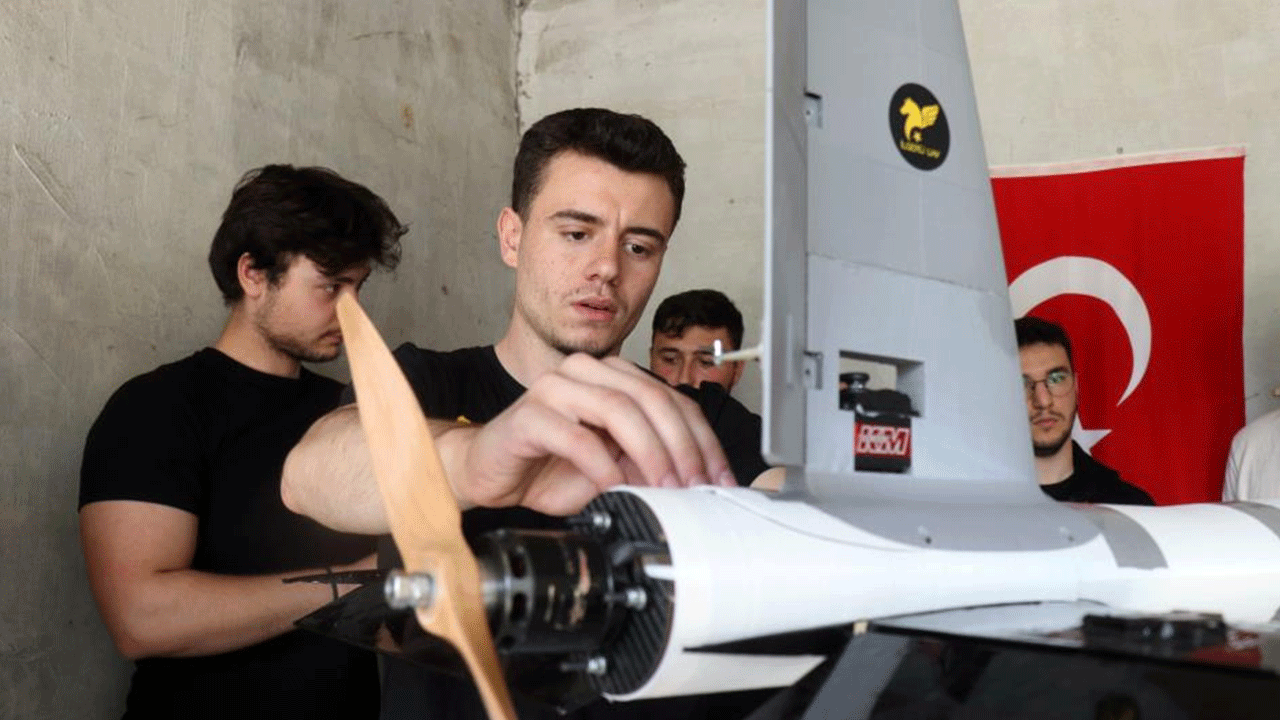 Foto - Böyle düğün görülmedi : Konvoyun önünü dronla kesti!