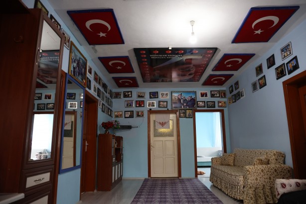 Foto - Böyle Erdoğan sevgisi görülmedi, evini adeta müzeye çevirdi, yeğenine adını verdi