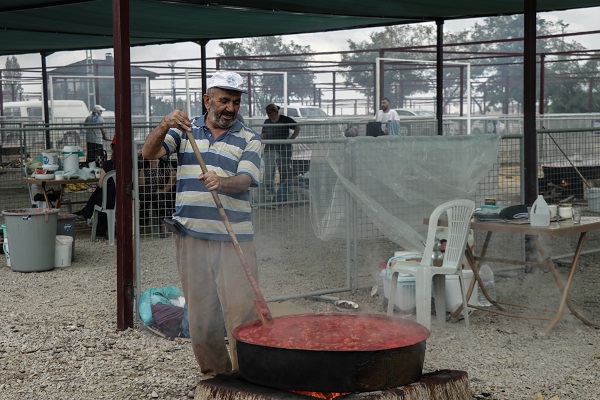 Foto - Böyle hizmet görülmedi! O ilimizde her mahalleye salça kazanı yerleştirildi