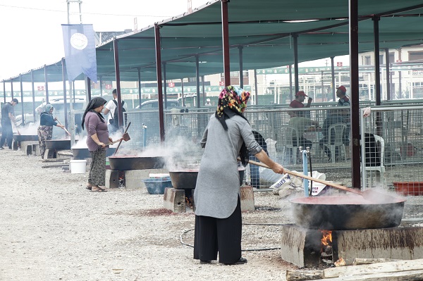 Foto - Böyle hizmet görülmedi! O ilimizde her mahalleye salça kazanı yerleştirildi