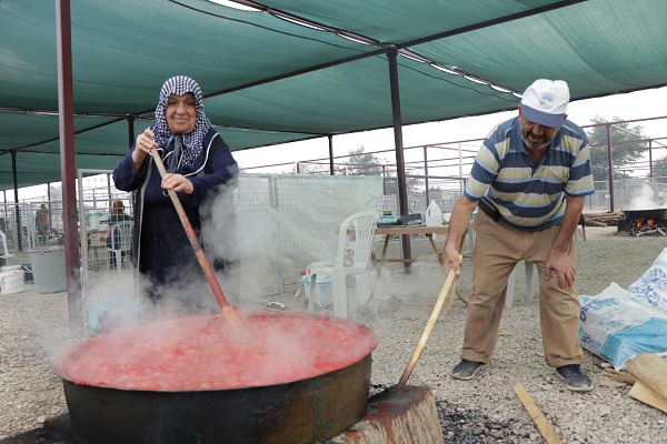 Foto - Böyle hizmet görülmedi! O ilimizde her mahalleye salça kazanı yerleştirildi