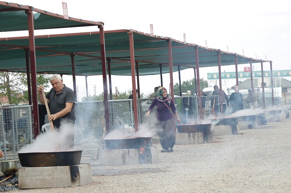 Foto - Böyle hizmet görülmedi! O ilimizde her mahalleye salça kazanı yerleştirildi