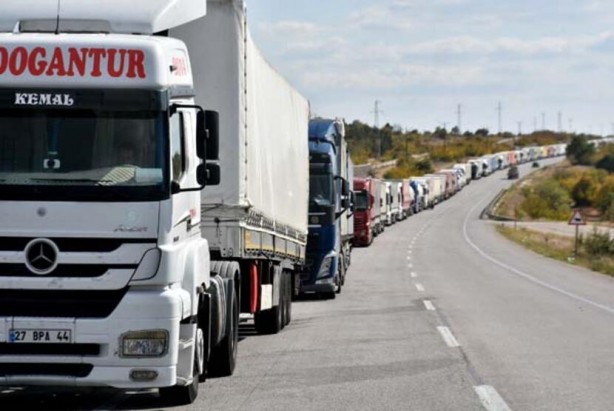 Foto - Böyle kuyruk görülmedi! Tam 30 km…