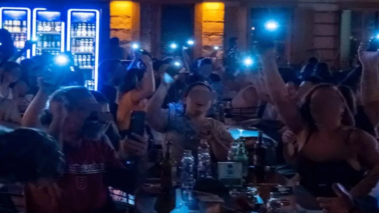 Foto - Böyle olur CHP’nin hizmeti! Tarihi köşk meyhaneye çevrildi