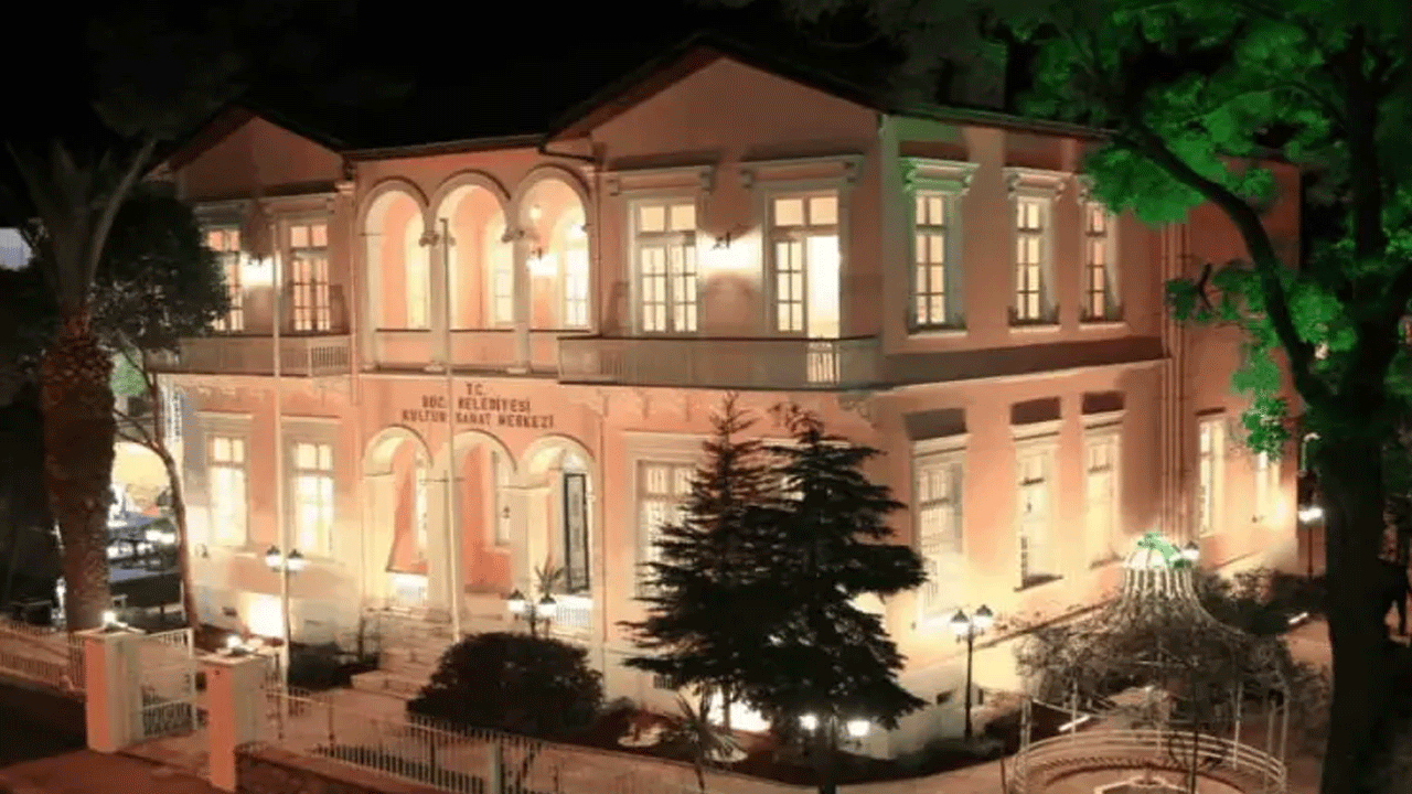 Böyle olur CHP’nin hizmeti! Tarihi köşk meyhaneye çevrildi