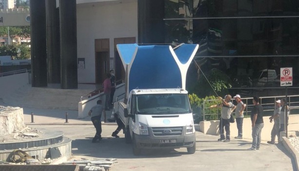 Foto - Böyle Osmanlı düşmanlığı görülmedi! Söküp götürdüler