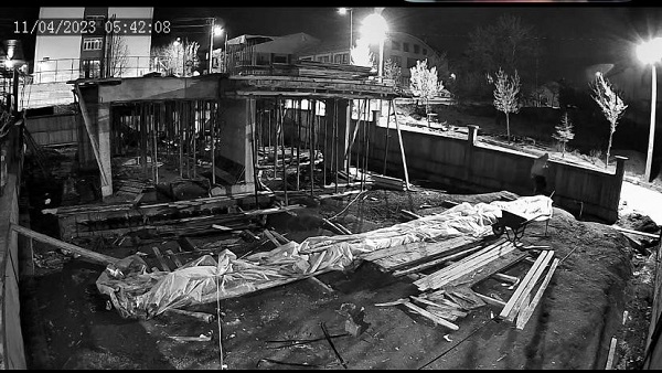 Foto - Böyle pişkinlik olmaz! Dans ederek hırsızlık yapan kişi kameralara yakalandı