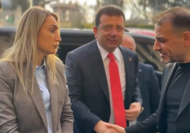 Foto - Böyle provokasyon görülmedi! CHP bunu da yaptı! Selim Kiraz’ı şehit eden DHKP-C’nin sloganını savcının şehit edildiği yerde söylediler