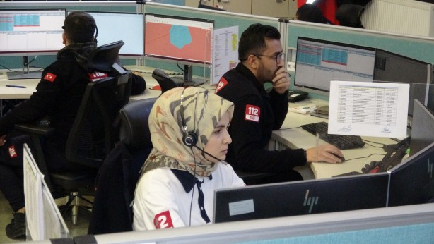 Foto - Böyle skandal görülmedi! 112'yi bakın kimler arıyor