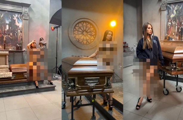 Böyle skandal görülmedi! Tabutun üstünde yarı çıplak modellerle ölümün reklamını yaptılar