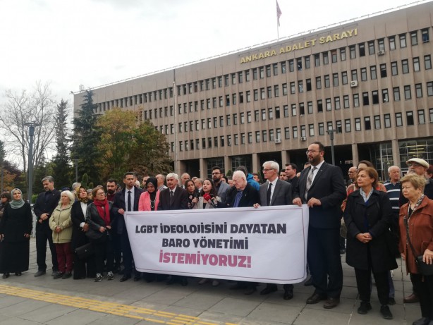 Foto - Böyle skandal ne görüldü ne duyuldu! LGBT ideolojisi Türkiye’de ‘kelle’ aldı 