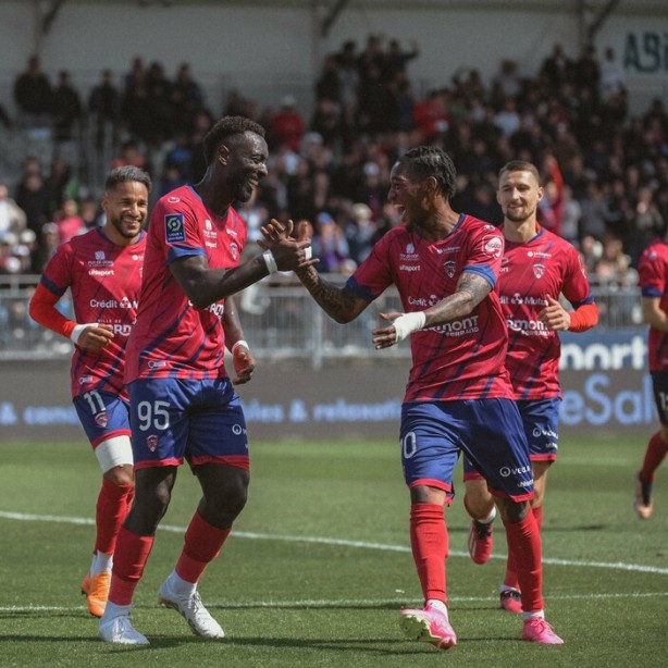 Foto - Böyle taraftar olmaz! Penaltı esnasında ahlaksız hareket