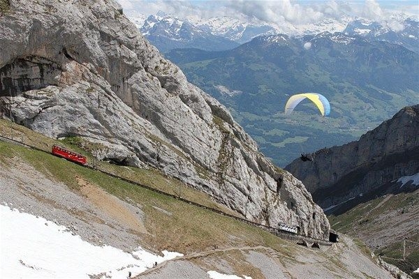Foto - Böyle tren yolu gördünüz mü?