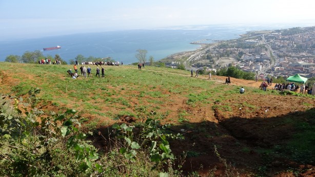 Foto - Böylesi ancak fıkralarda olur! Manzaralı mezar kavgası