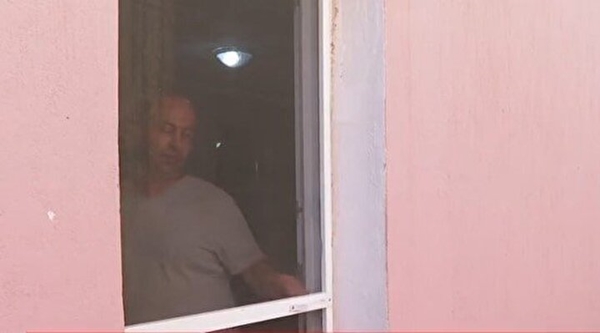 Foto - Böylesi ancak Türk filmlerinde olur! Ev sahibi ve kiracı arasında şaka gibi çözüm