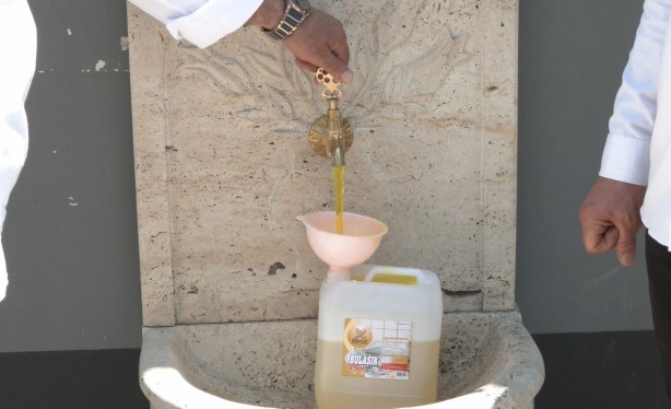 Foto - Böylesi görülmedi! İsrail’i boykotta yeni yöntem… Deterjan hayrat çeşmesi