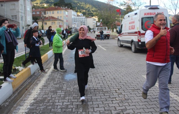 Foto - Böylesi görülmedi! Maratonu top mermileriyle koştular!
